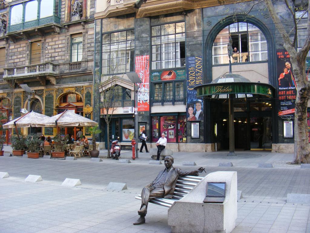 Hello Downtown Apartment - Broadway Budapest Ruang foto