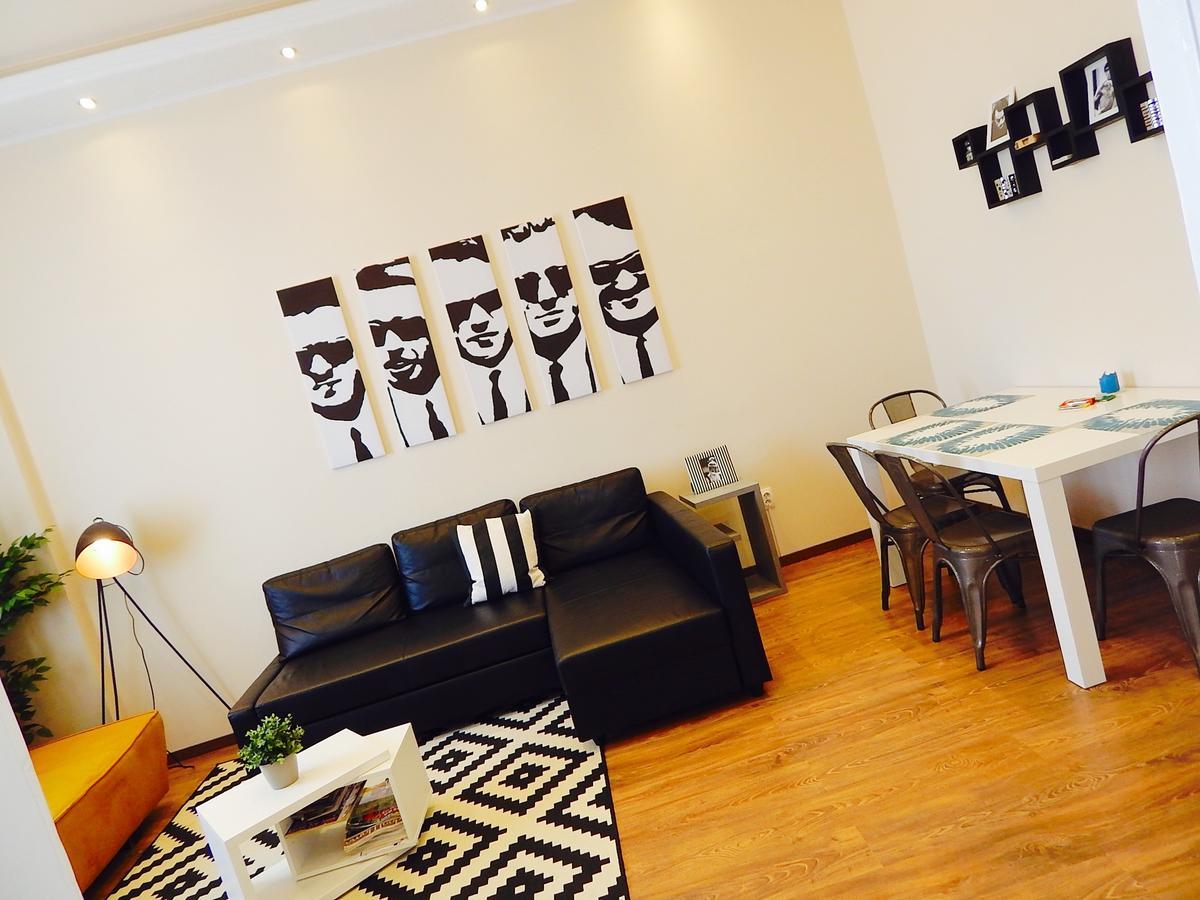 Hello Downtown Apartment - Broadway Budapest Bagian luar foto