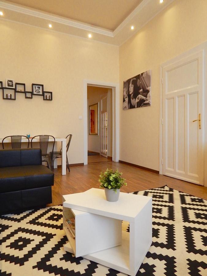 Hello Downtown Apartment - Broadway Budapest Bagian luar foto